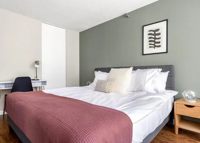 River N 1br W Gym Pool Nr Magnificent Mile Chi-269