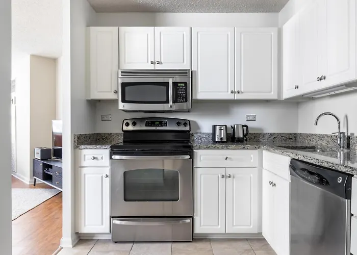 River N 1br W Gym Pool Nr Magnificent Mile Chi-269 Chicago